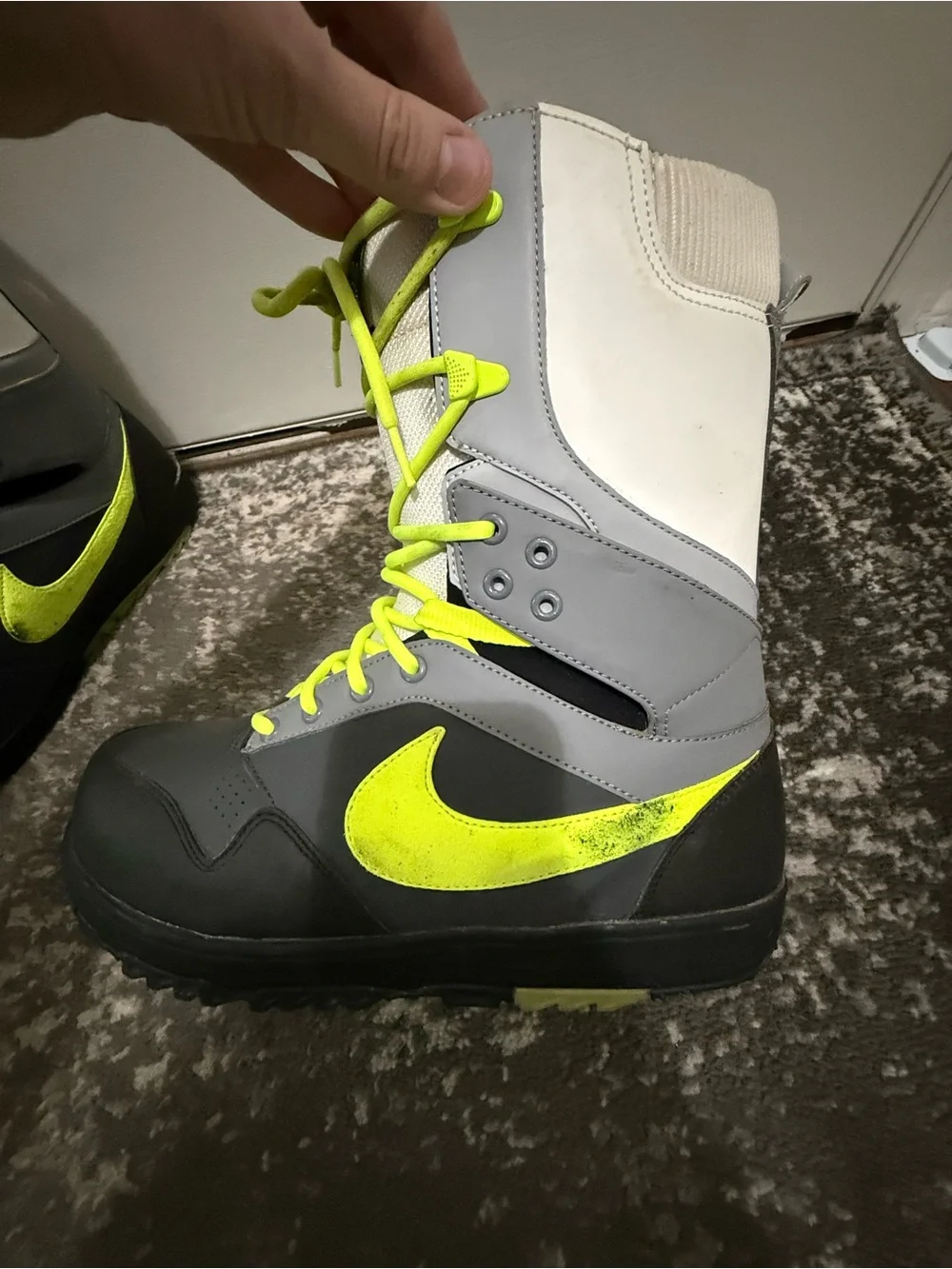 Nike DK Men’s Snowboard Boots - Size 9